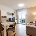 Appartamento Colombo Palace - Viale Colombo 358 *