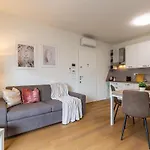 Appartamento Colombo Palace - Viale Colombo 358 *